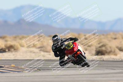 media/Dec-07-2025-CVMA (Sun) [[3e7d2de5dc]]/Race 9-Formula UL Shootout/